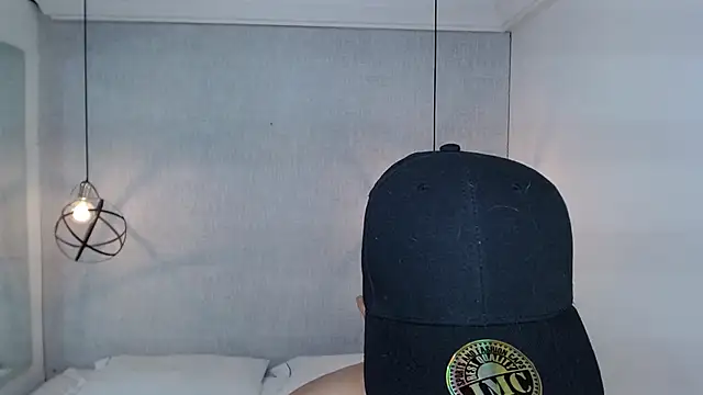 Liiamthompson online show from March 17, 2:23 pm