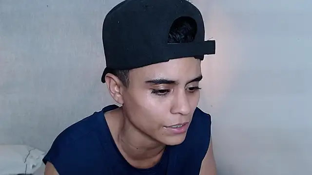 Liiamthompson online show from March 18, 3:21 pm