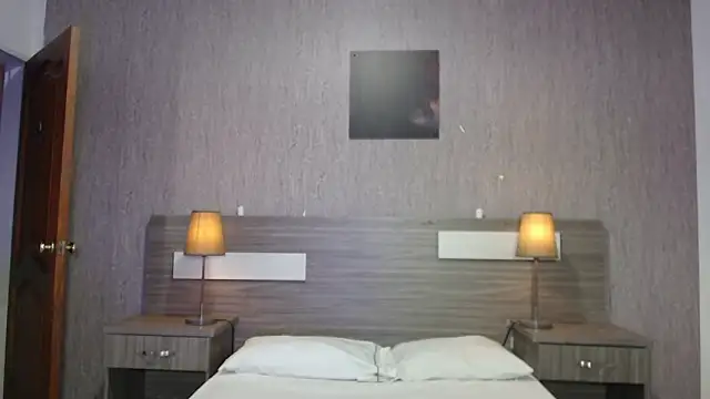 Liiamthompson online show from September 16, 7:31 am