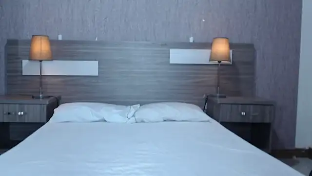 Liiamthompson online show from September 20, 8:59 am