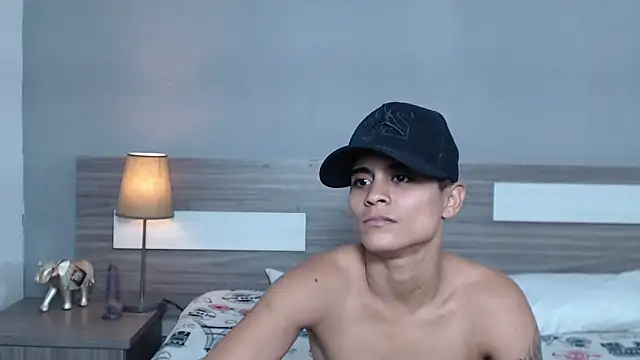 Liiamthompson online show from October 6, 3:31 pm