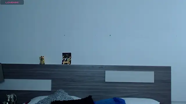 Liiamthompson online show from October 24, 1:07 pm