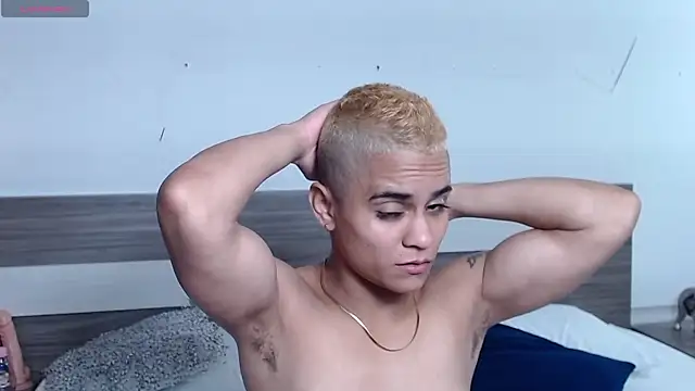 Liiamthompson online show from January 11, 11:15 am