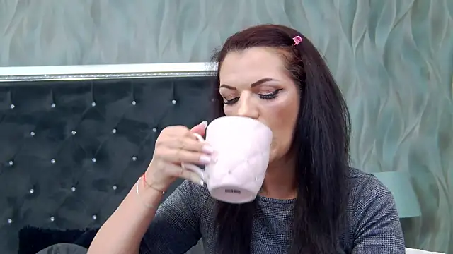 Snapshot of LissaAnn chatting on March 18, 3:42 am LissaAnn online show from March 18, 3:42 am