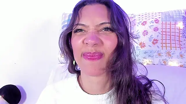 Miss veronicaa2 online show from February 28, 2:20 pm