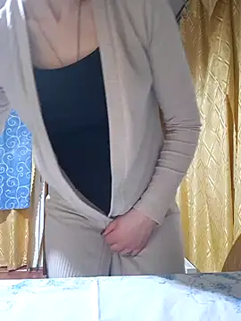 Snapshot of Belladonna253 chatting on February 12, 9:22 pm Belladonna253 online show from February 12, 9:22 pm