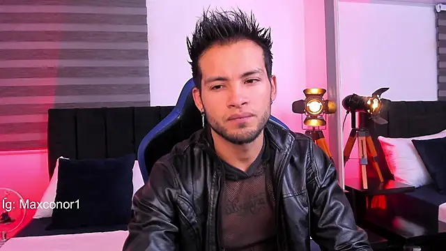 Snapshot of Max_Conor1 chatting on March 8, 10:11 am Max Conor1 online show from March 8, 10:11 am