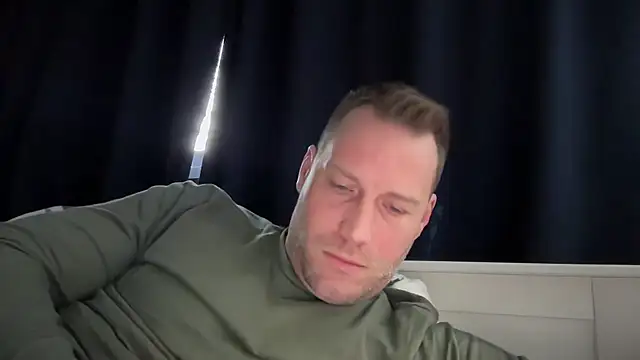 Snapshot of Christian87xxx chatting on March 15, 10:13 am Christian87xxx online show from March 15, 10:13 am