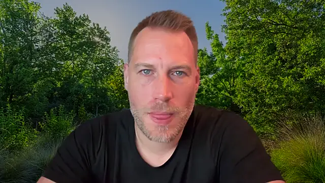 Snapshot of Christian87xxx chatting on September 12, 6:57 am Christian87xxx online show from September 12, 6:57 am