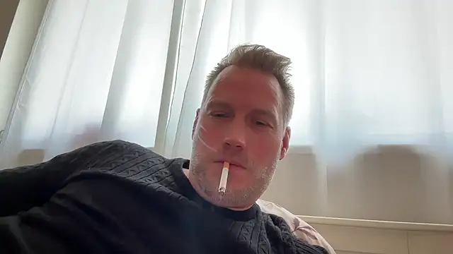 Snapshot of Christian87xxx chatting on November 25, 11:21 am Christian87xxx online show from November 25, 11:21 am