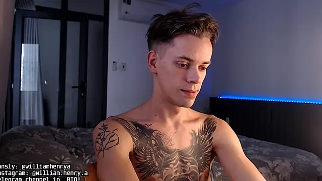 Snapshot of William_Henry_ chatting on October 22, 3:51 am William Henry online show from October 22, 3:51 am