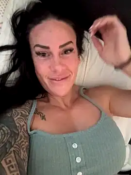 Snapshot of goddess-harper chatting on September 30, 8:19 am goddess-harper online show from September 30, 8:19 am