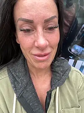 Snapshot of goddess-harper chatting on October 2, 11:28 am goddess-harper online show from October 2, 11:28 am