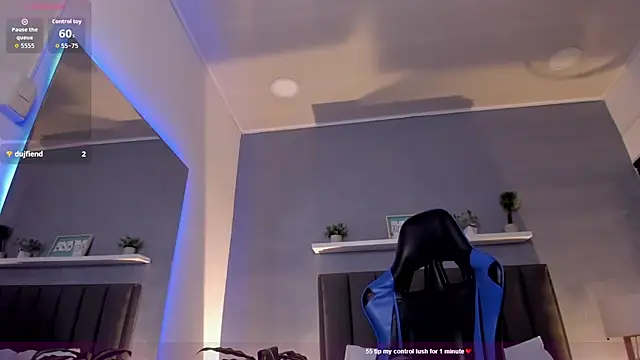 alessia leroy online show from December 15, 7:29 pm