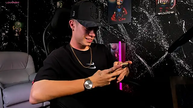 marcuscollins1  online show from February 26, 7:49 pm