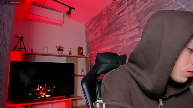 marcuscollins1  online show from February 17, 1:07 pm