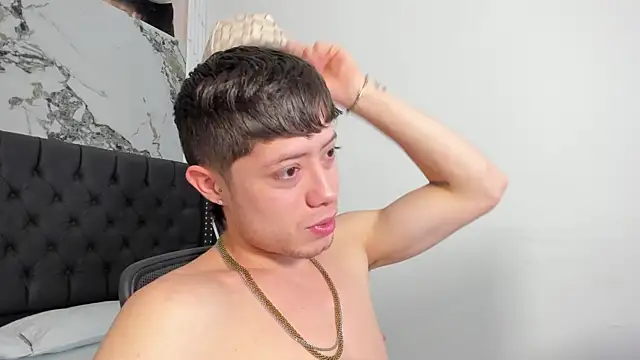 marcuscollins1  online show from March 25, 12:44 pm