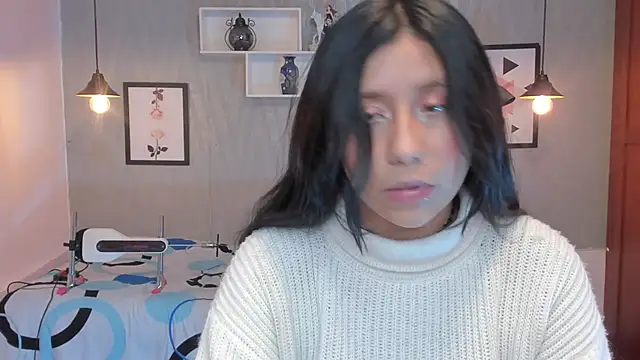 Nohemi louse online show from March 17, 10:38 pm