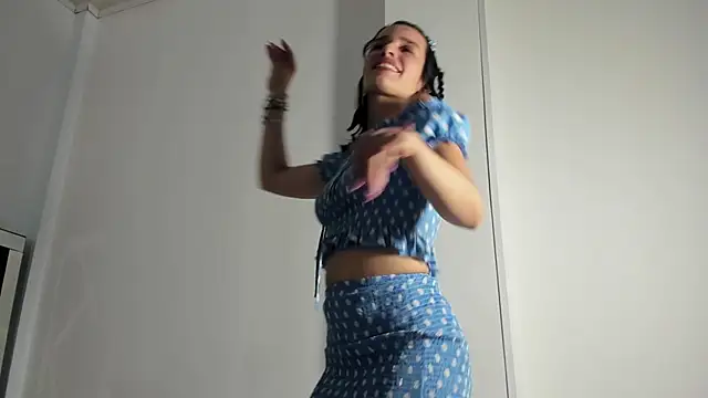 Annyrosee online show from March 5, 9:26 pm