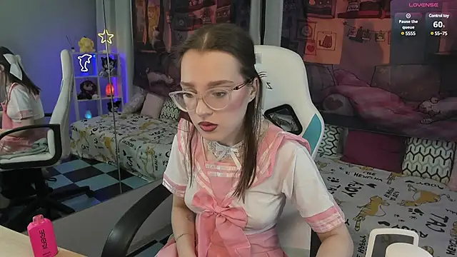 Snapshot of kaisajenner chatting on February 9, 4:29 pm kaisajenner online show from February 9, 4:29 pm