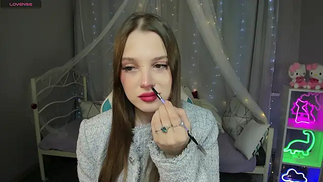 kaisajenner online show from February 18, 12:01 pm