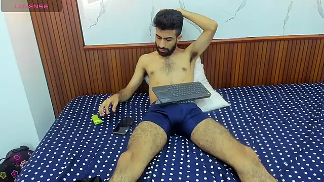 Snapshot of Arah_issaa chatting on February 19, 4:44 pm Arah issaa online show from February 19, 4:44 pm