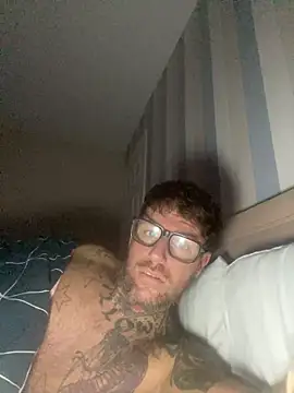 Jamesdeanmcqueen online show from November 4, 11:26 pm