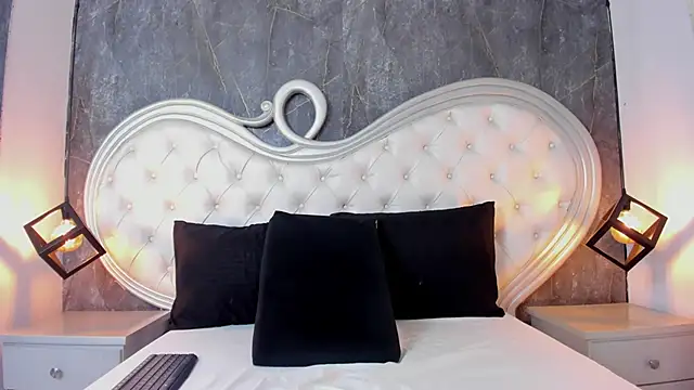 Snapshot of Keyla__Jones chatting on September 27, 7:41 pm Keyla Jones online show from September 27, 7:41 pm