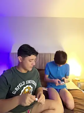 Snapshot of jacob_and_sam chatting on January 7, 10:34 pm jacob and sam online show from January 7, 10:34 pm