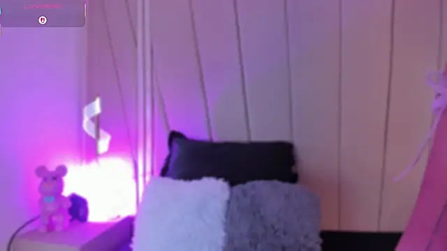 Snapshot of Nikki_vega chatting on February 27, 4:31 am Nikki vega online show from February 27, 4:31 am