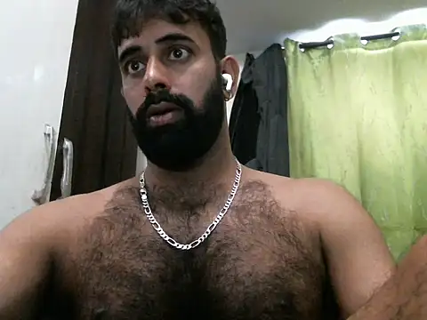 Snapshot of indianhairybull chatting on November 4, 4:55 am indianhairybull online show from November 4, 4:55 am