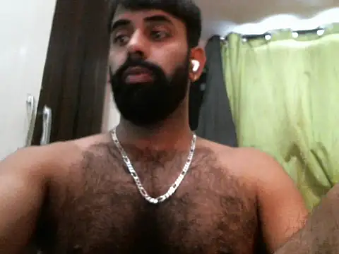 Snapshot of indianhairybull chatting on November 22, 4:22 am indianhairybull online show from November 22, 4:22 am