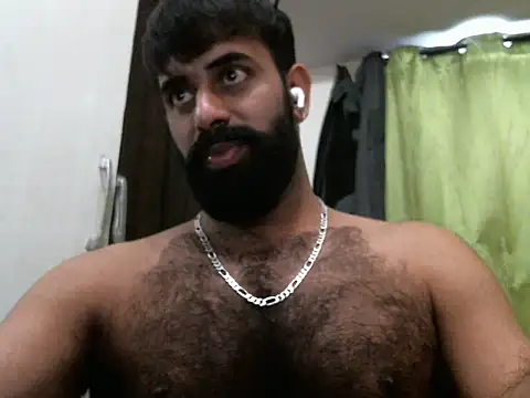 Snapshot of indianhairybull chatting on December 3, 4:09 am indianhairybull online show from December 3, 4:09 am