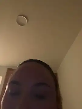 Snapshot of Orgasmille chatting on March 3, 8:21 pm Orgasmille online show from March 3, 8:21 pm