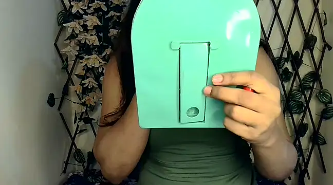 PAYAL SONI  online show from February 20, 6:02 pm