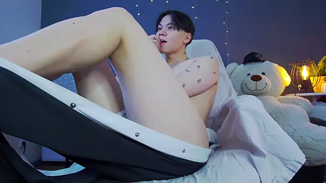 Snapshot of just_gay_ chatting on February 13, 4:28 pm just gay online show from February 13, 4:28 pm