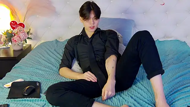 Snapshot of just_gay_ chatting on February 19, 4:33 pm just gay online show from February 19, 4:33 pm