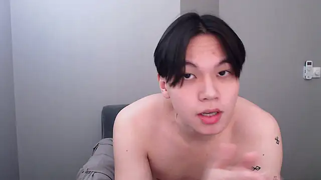 Snapshot of just_gay_ chatting on February 26, 12:27 am just gay online show from February 26, 12:27 am