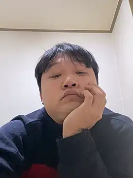 offwhite777 online show from February 15, 8:54 pm