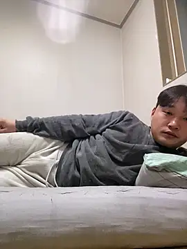 offwhite777 online show from February 21, 2:27 pm