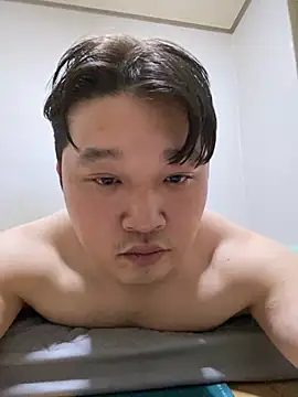 offwhite777 online show from February 23, 4:35 pm