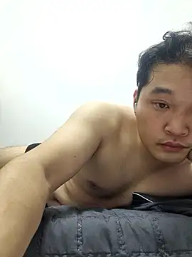 offwhite777 online show from November 12, 1:55 pm