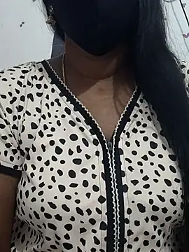 Snapshot of Tamil_Meera12 chatting on November 4, 6:12 am Tamil Meera12 online show from November 4, 6:12 am