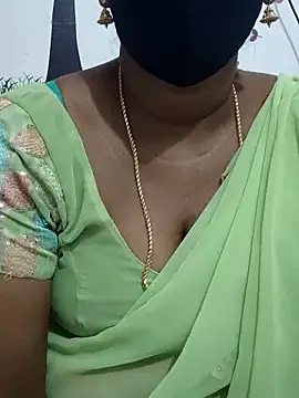 Snapshot of Tamil_Meera12 chatting on November 6, 6:53 pm Tamil Meera12 online show from November 6, 6:53 pm