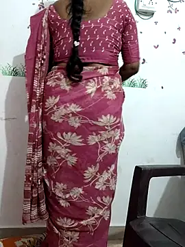 Snapshot of Tamil_Meera12 chatting on November 18, 7:13 am Tamil Meera12 online show from November 18, 7:13 am