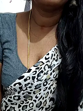 Snapshot of Tamil_Meera12 chatting on November 19, 5:02 pm Tamil Meera12 online show from November 19, 5:02 pm