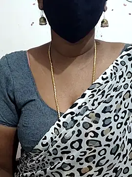 Snapshot of Tamil_Meera12 chatting on November 24, 11:59 pm Tamil Meera12 online show from November 24, 11:59 pm