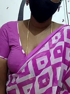 Snapshot of Tamil_Meera12 chatting on December 2, 1:00 am Tamil Meera12 online show from December 2, 1:00 am