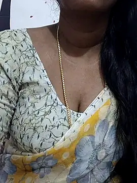 Snapshot of Tamil_Meera12 chatting on December 3, 12:40 am Tamil Meera12 online show from December 3, 12:40 am