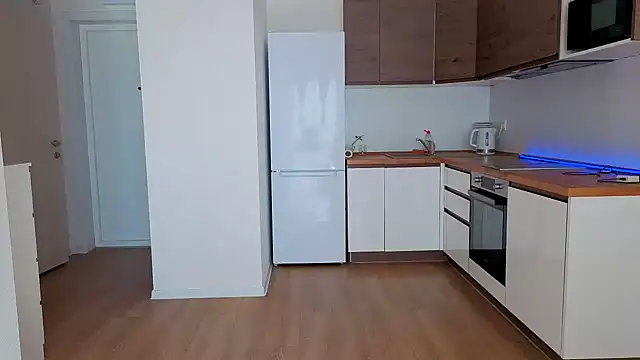 Enjoy everymoment  online show from March 20, 11:04 am